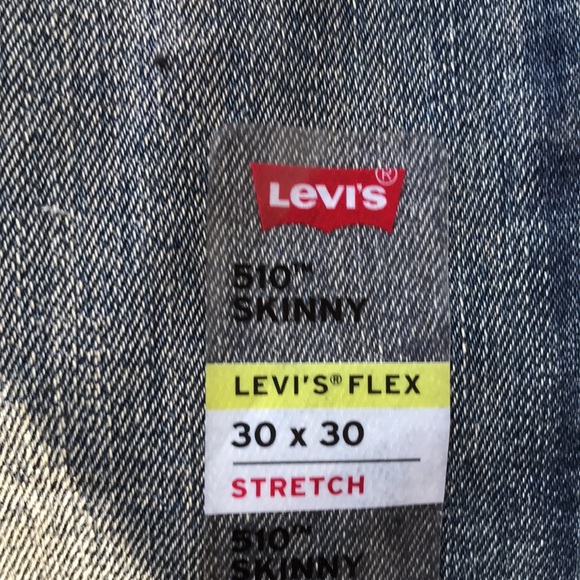 New Levi’s - Picture 4 of 8